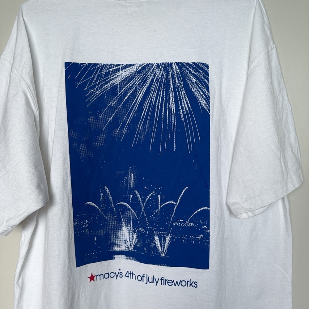Macy’s 4th of July White Graphic Tee Unisex Large - Picture 2 of 8